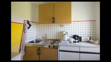 冰箱、微波炉、炉灶、茶具/咖啡用具