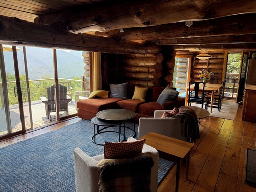 Mountain Log Home w/Amazing View! Foliage Awaiting
