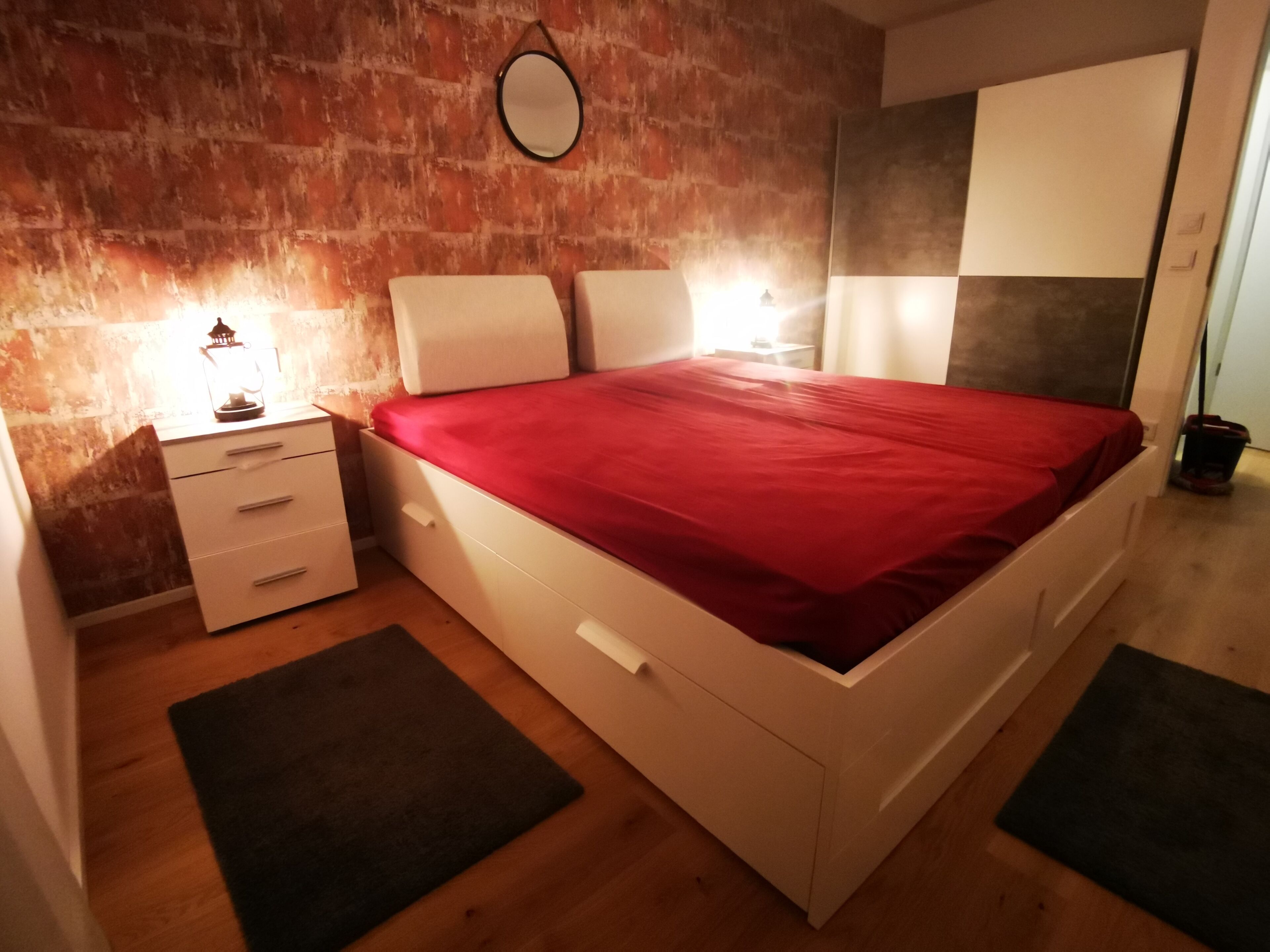 2 slaapkamers, een strijkplank/strijkijzer, wifi, beddengoed