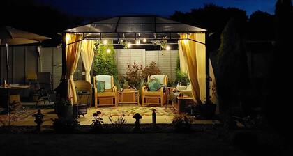 Beautiful House in Co. Sligo with Private Bar, Pool Table & Guided Minivan Tours