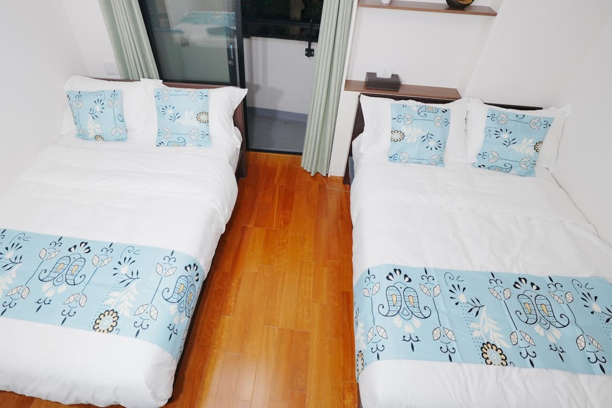 Double Room, Balcony | Desk, laptop workspace, blackout drapes, iron/ironing board