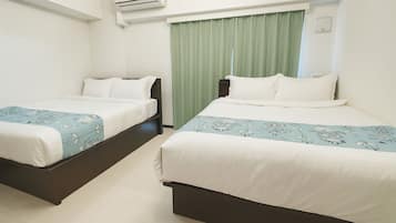 Chambre Double Ville, balcon | Bureau, espace de travail pour ordinateur portable, rideaux occultants