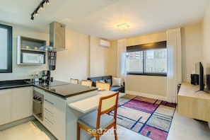 Basic Apartment | Private kitchen