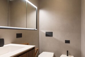 Shower, bidet - Two-room Design in Guido D'Arezzo - Mirable PM (Milano)