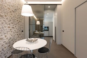 Dining - Two-room Design in Guido D'Arezzo - Mirable PM (Milano)