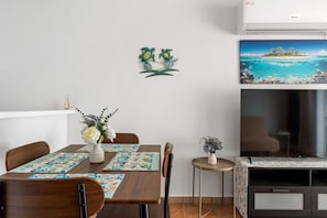 Dining - Adlin`s Beachfront Condo with amazing views (Stella)