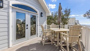 تناول الطعام بالخارج