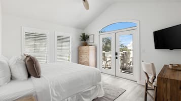 4 bedrooms, iron/ironing board, WiFi, bed sheets