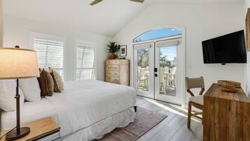 4 عدّة غرف نوم ومكواة/لوح كي وواي فاي وملاءات أسرّة