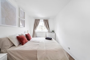 3 habitaciones, acceso a internet y ropa de cama