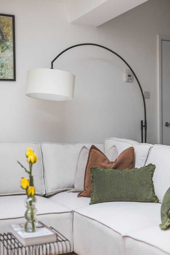 TV - Gorgeous 3 bed flat w/ great central location (Greater London)