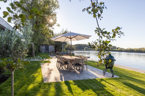 Hideaway Island (luxury retreat with private boat)