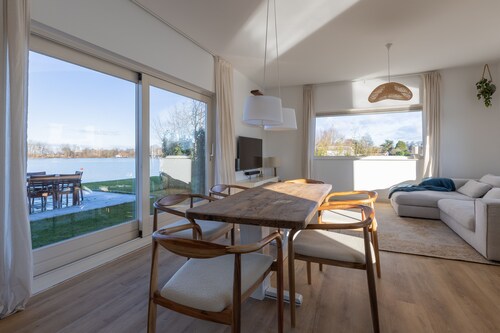 Hideaway Island (luxury retreat with private boat)