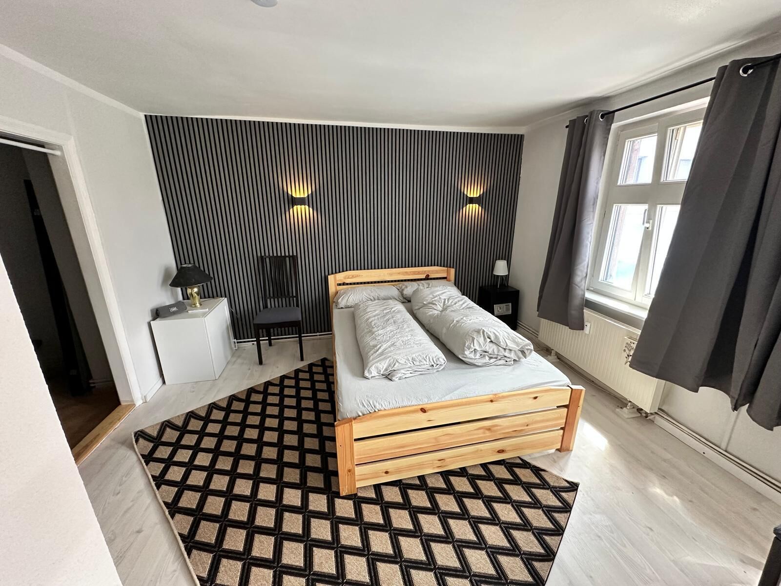 3 bedrooms, bed sheets