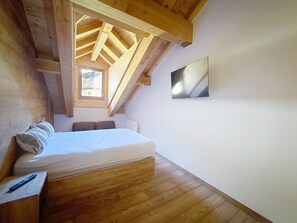 3 bedrooms, iron/ironing board, travel crib, WiFi (free) - La Taniere du Dusse - New 6-person apartment facing the slopes (Montgenèvre)