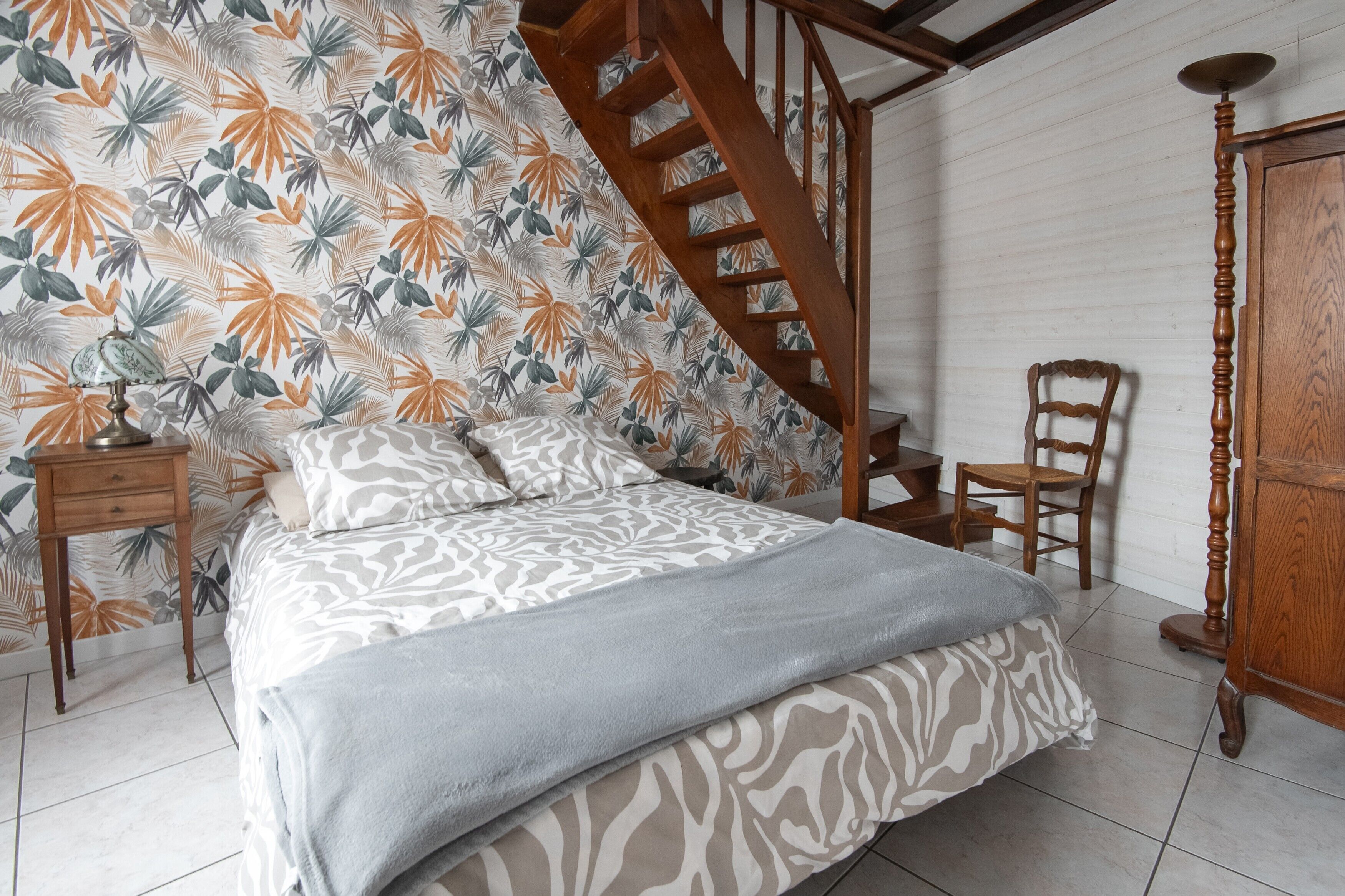 2 slaapkamers, een bureau, een strijkplank/strijkijzer, wifi