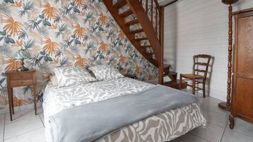 2 slaapkamers, een bureau, een strijkplank/strijkijzer, wifi