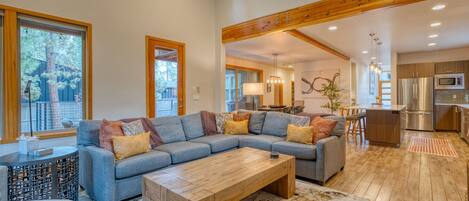 Télévision, cheminée, espaces bureaux, imprimantes