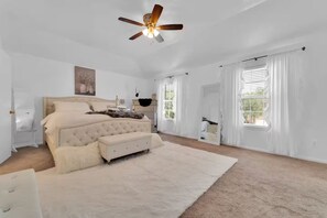5 bedrooms, iron/ironing board, WiFi, bed sheets