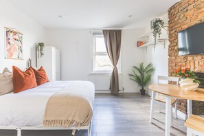 1 bedroom, iron/ironing board, internet, bed sheets