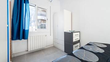 1 bedroom, bed sheets