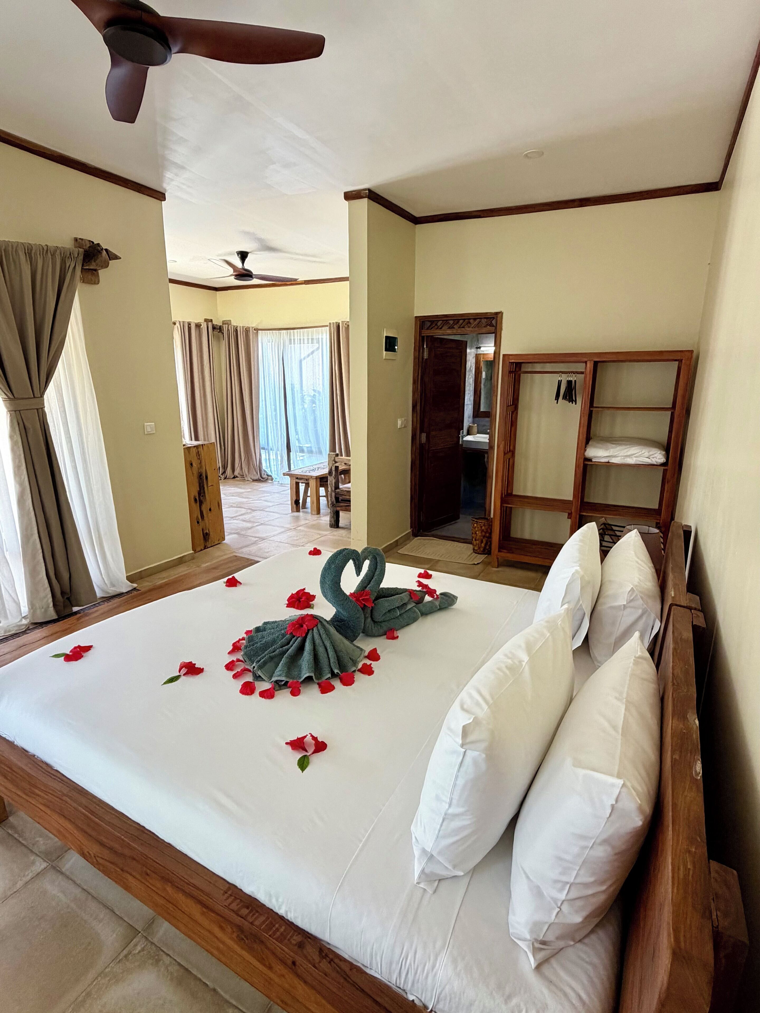 Superior Double Room, 1 Bedroom, Pool View | Hypo-allergenic bedding, memory foam beds, in-room safe