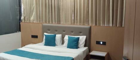 Deluxe Room, City View