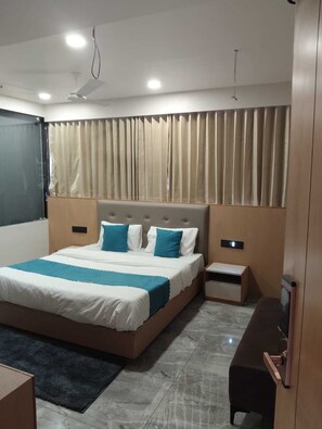 Deluxe Room, City View