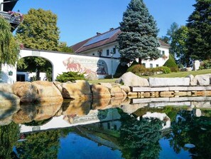 المنشأة من الخارج