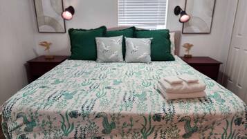 4 habitaciones, tabla de planchar con plancha, wifi y ropa de cama