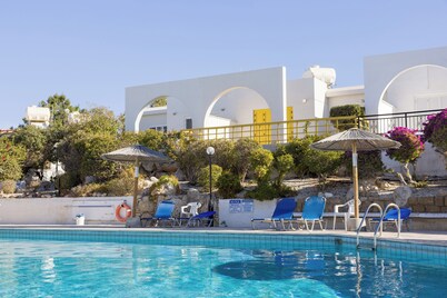 Kings Gardens, modern apartment in charming Paphos, only 300 m to Venus Beach