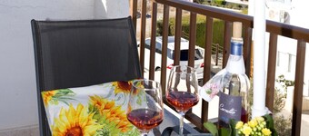 Kings Gardens, modern apartment in charming Paphos, only 300 m to Venus Beach