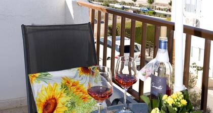 Kings Gardens, modern apartment in charming Paphos, only 300 m to Venus Beach