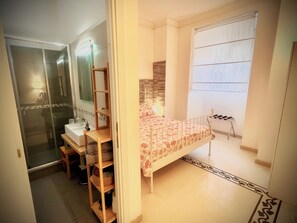 1 Schlafzimmer, Bügeleisen/Bügelbrett, kostenloses WLAN, Bettwäsche