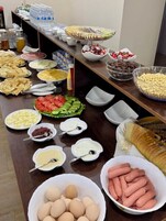 Free daily English breakfast