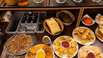 Free daily English breakfast