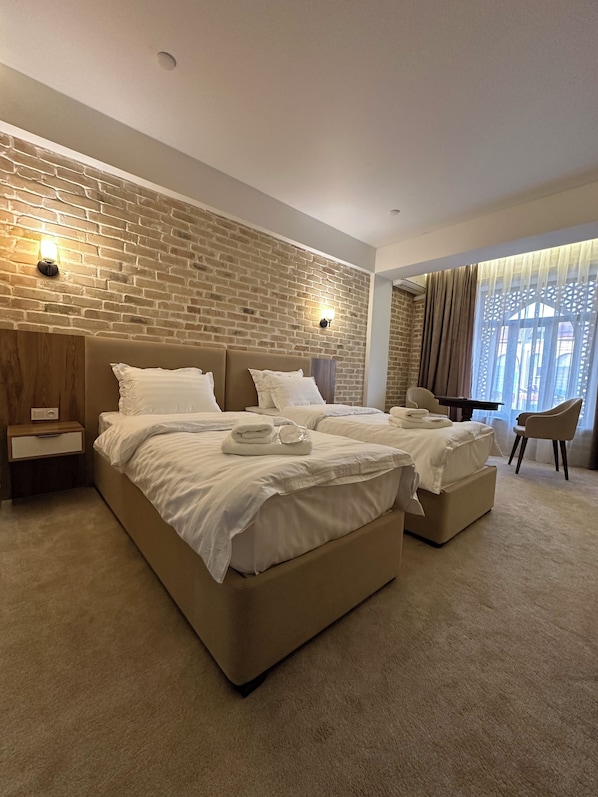 Habitación de lujo | Escritorio y wifi gratis