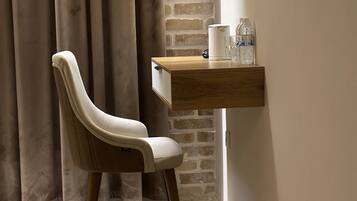 Kahden hengen standard-huone | Työpöytä, ilmainen Wi-Fi