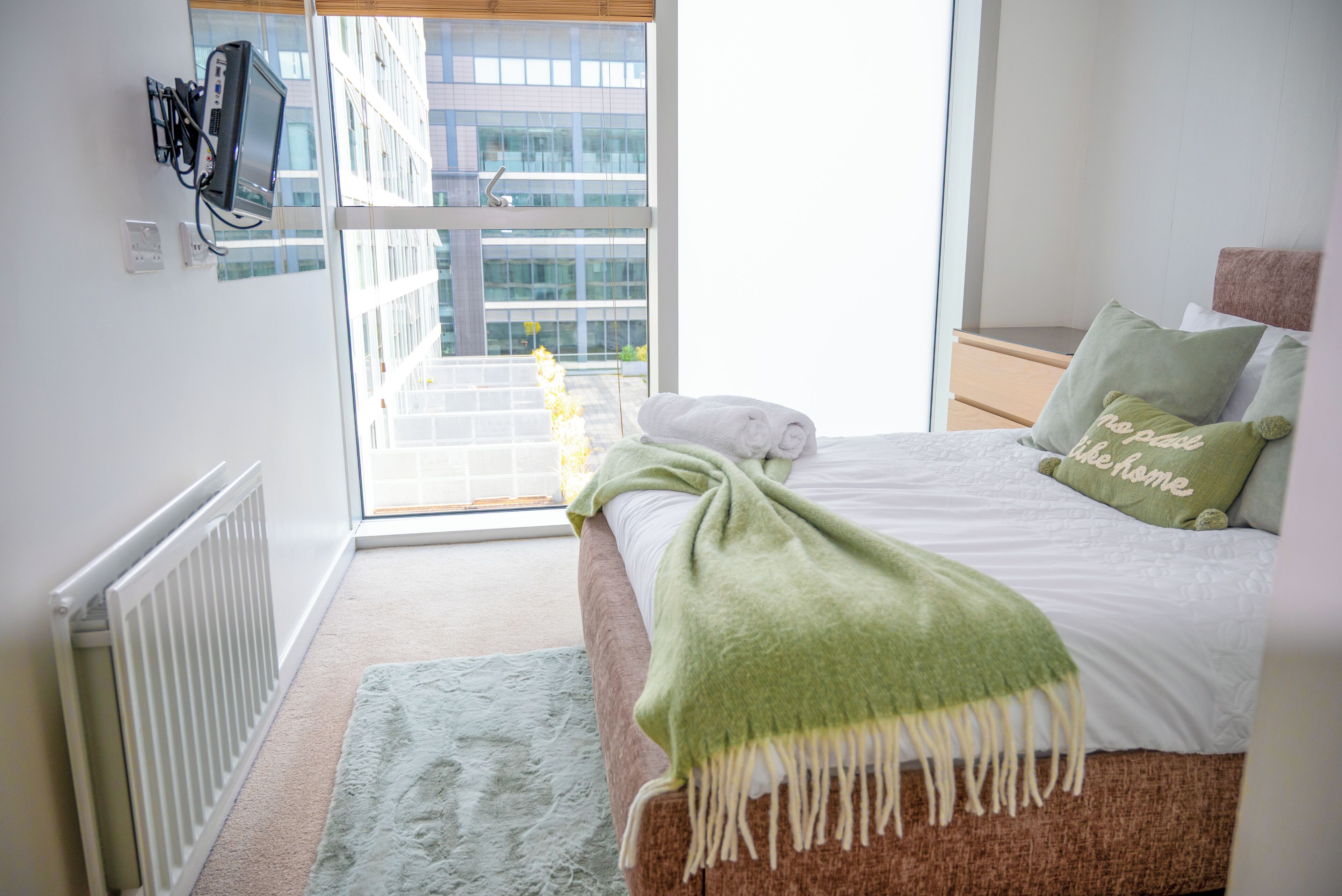 2 soverom, strykejern/-brett, internettilgang og sengetøy