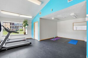 Fitness facility - Apt. In college Station TX Mins to major hospitals and A&M U (College Station)