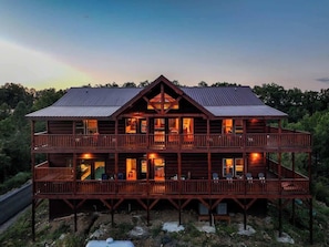 Exterior - Shadow Peak Lodge (Sevierville)