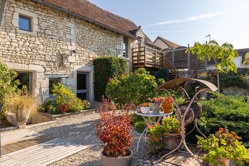 Bed and Breakfast 'Destination Paisibleue' with Shared Terrace, Shared Garden and Wi-Fi