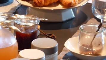 Desayuno (con cargo)