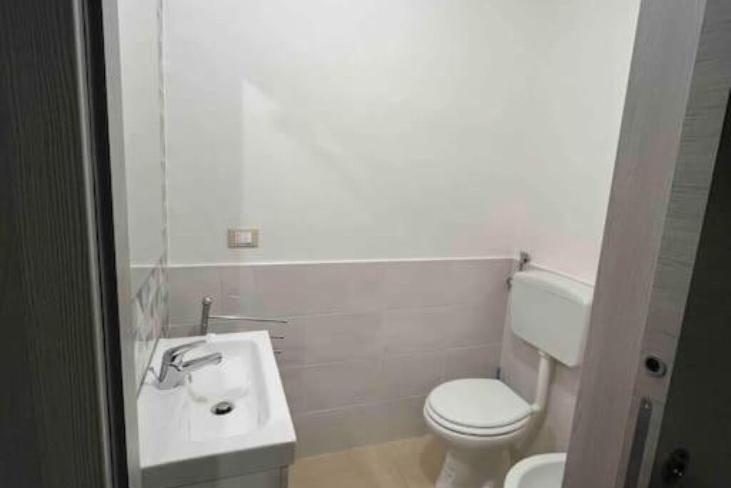 Dusche, Haartrockner, Bidet, Handtücher