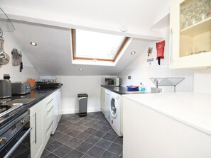 مستلزمات طهي/أطباق/أوعية