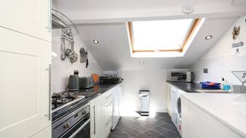 Køkkentøj/tallerkener/redskaber