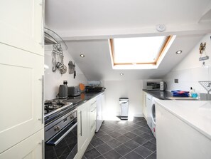 Cookware/dishes/utensils