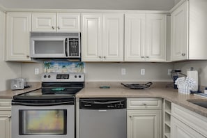 Condo, Multiple Beds (Villas on the Gulf unit J8) | Private kitchen