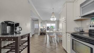 Condo, Multiple Beds (Villas on the Gulf unit J8) | Private kitchen