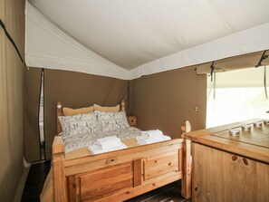 3 bedrooms, individually decorated, individually furnished - Hedgerow (Bewdley)